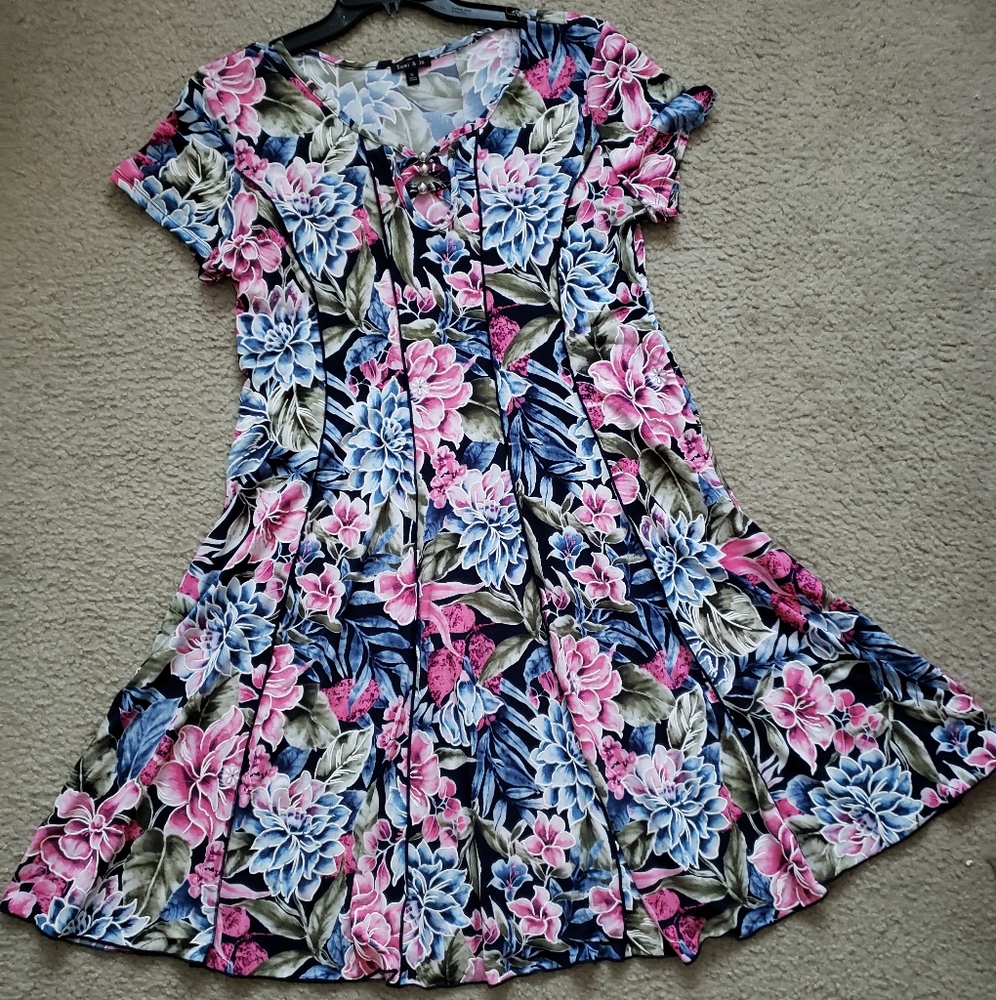 Sami & Jo, colorful spring flowers design, NWOT